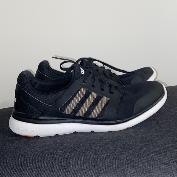 Adidas black cloudfoam sneakers! Used but great condition. True to size - Picture 1 of 5